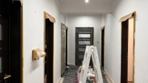 Maľba domu farbou Dulux super Mat pre nových majiteľov pred nasťahovaním 1737324421